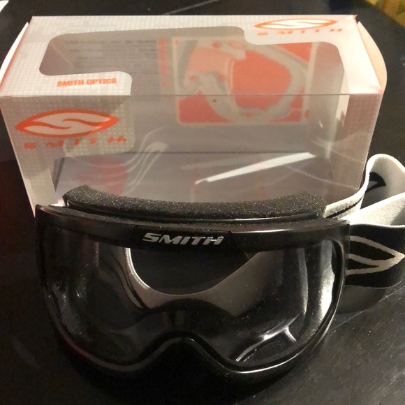 Smith Goggles - Picture 1 of 6